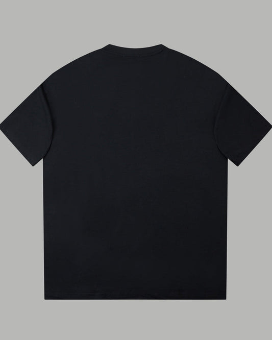 Three-dimensional leather patch T-shirt