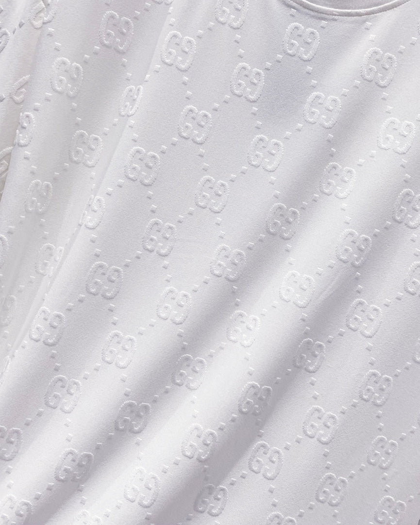 3D embossed cotton T-shirt