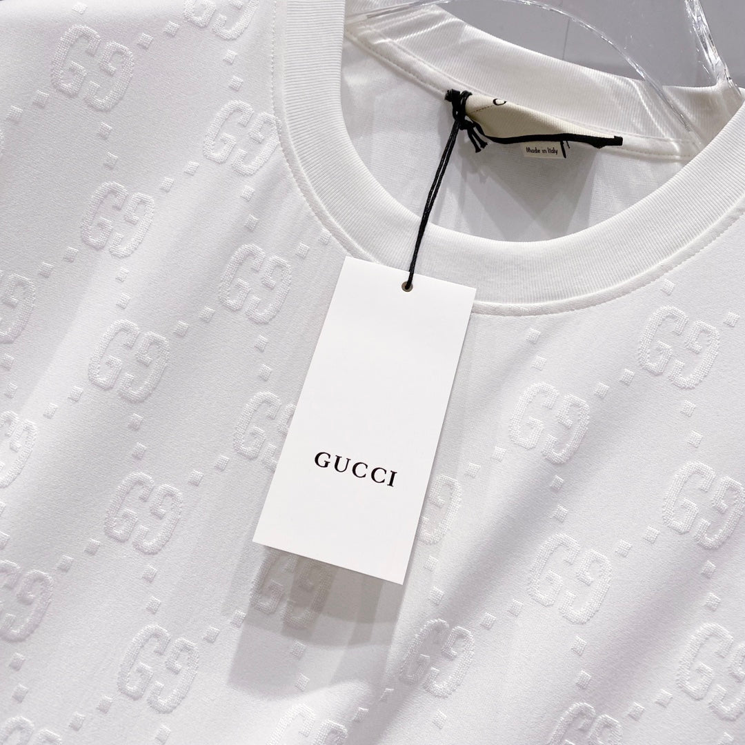 3D embossed cotton T-shirt