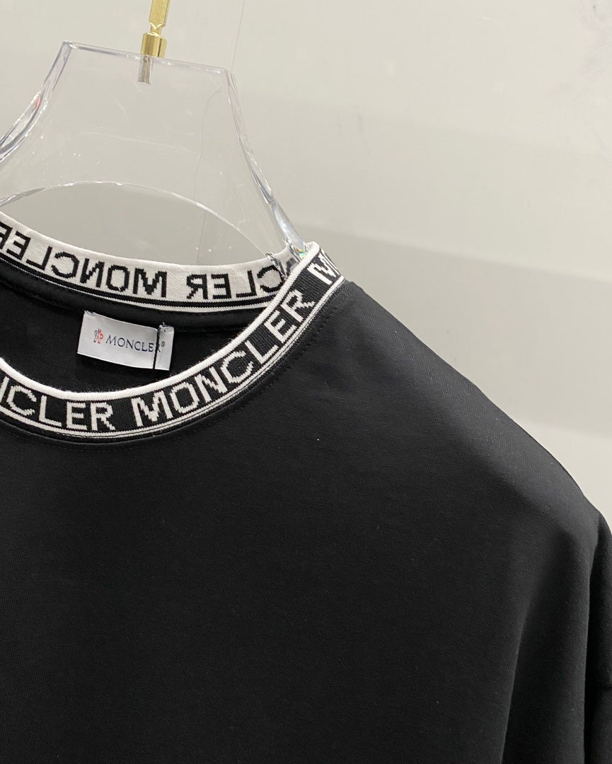 Neck embroidery cotton T-shirt