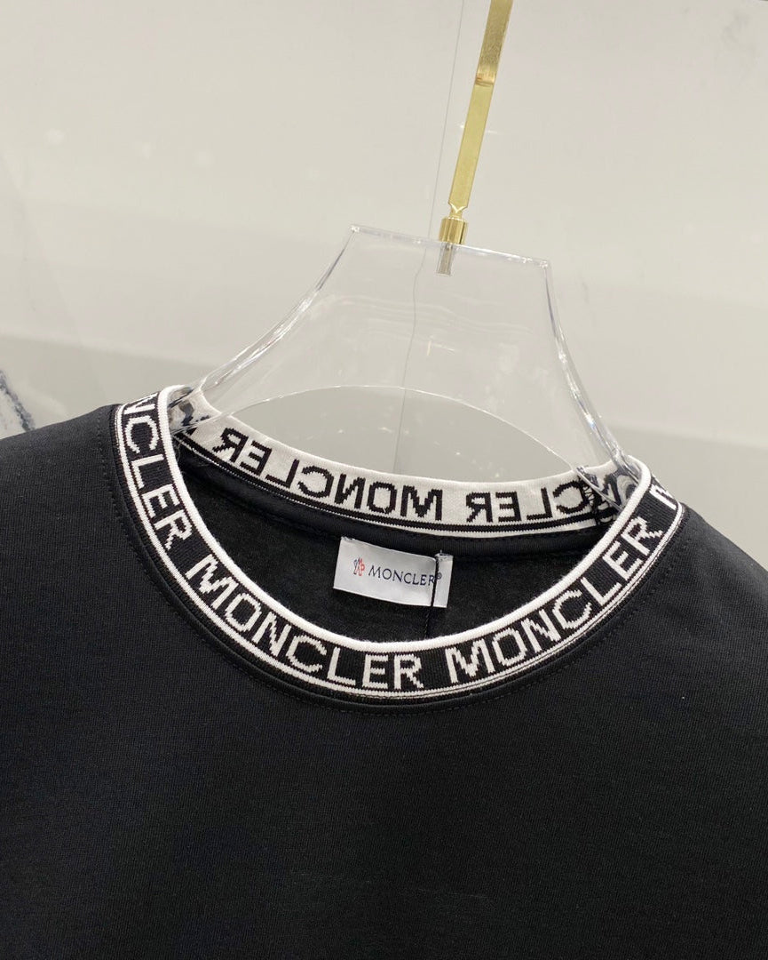 Neck embroidery cotton T-shirt