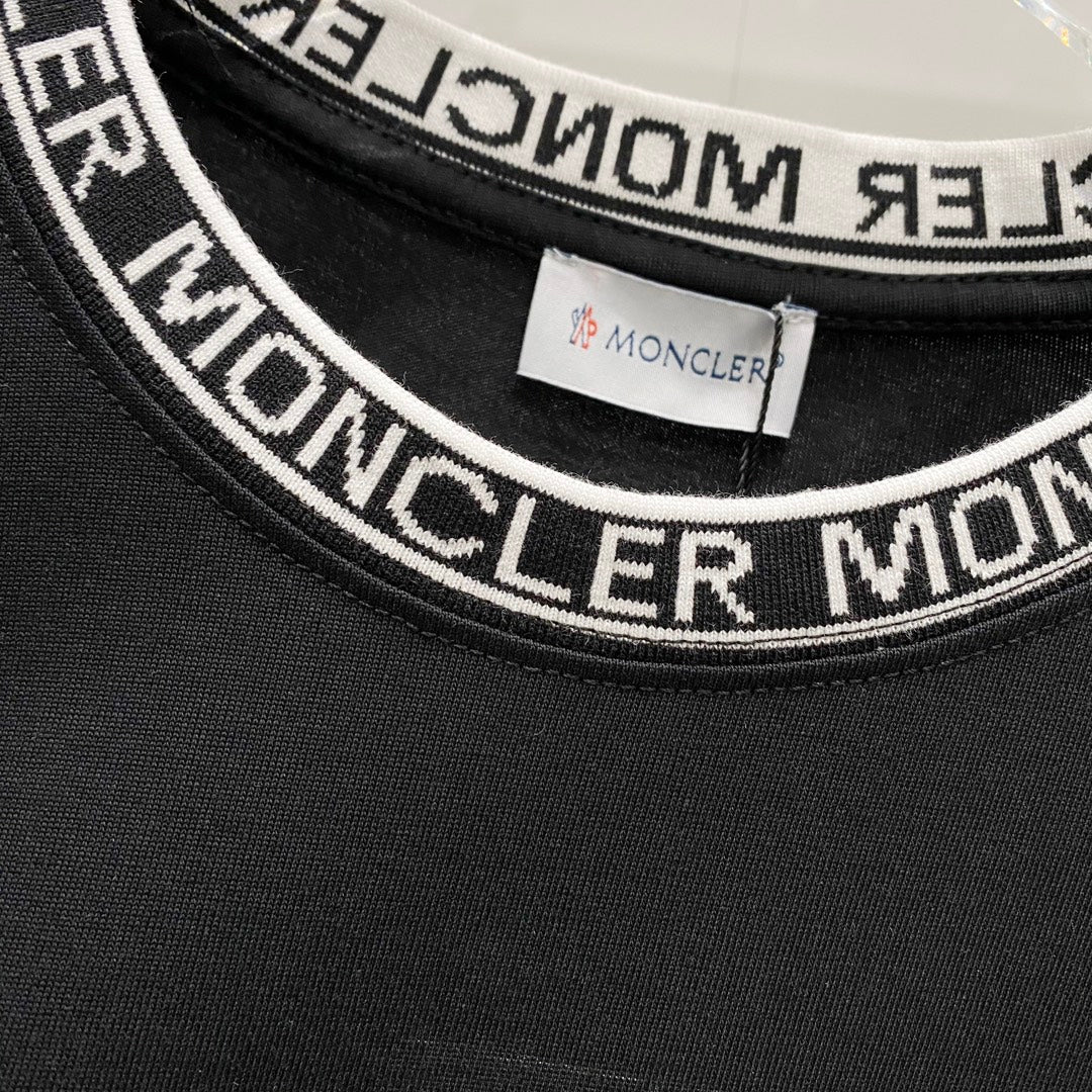 Neck embroidery cotton T-shirt