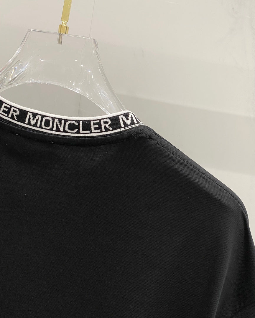 Neck embroidery cotton T-shirt