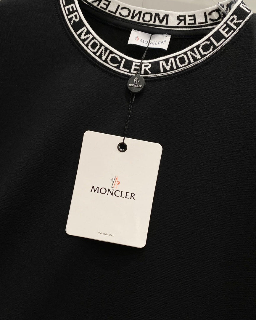 Neck embroidery cotton T-shirt