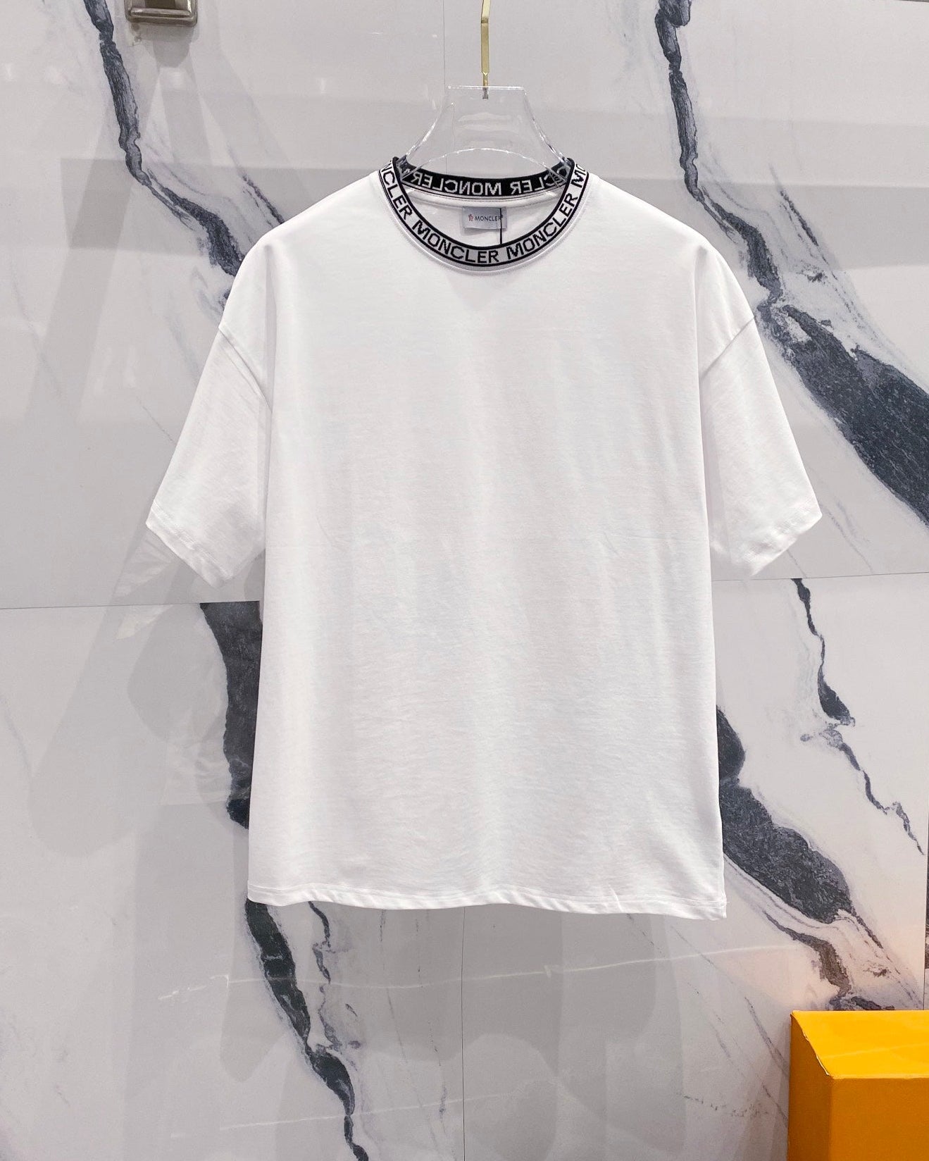 Neck embroidery cotton T-shirt