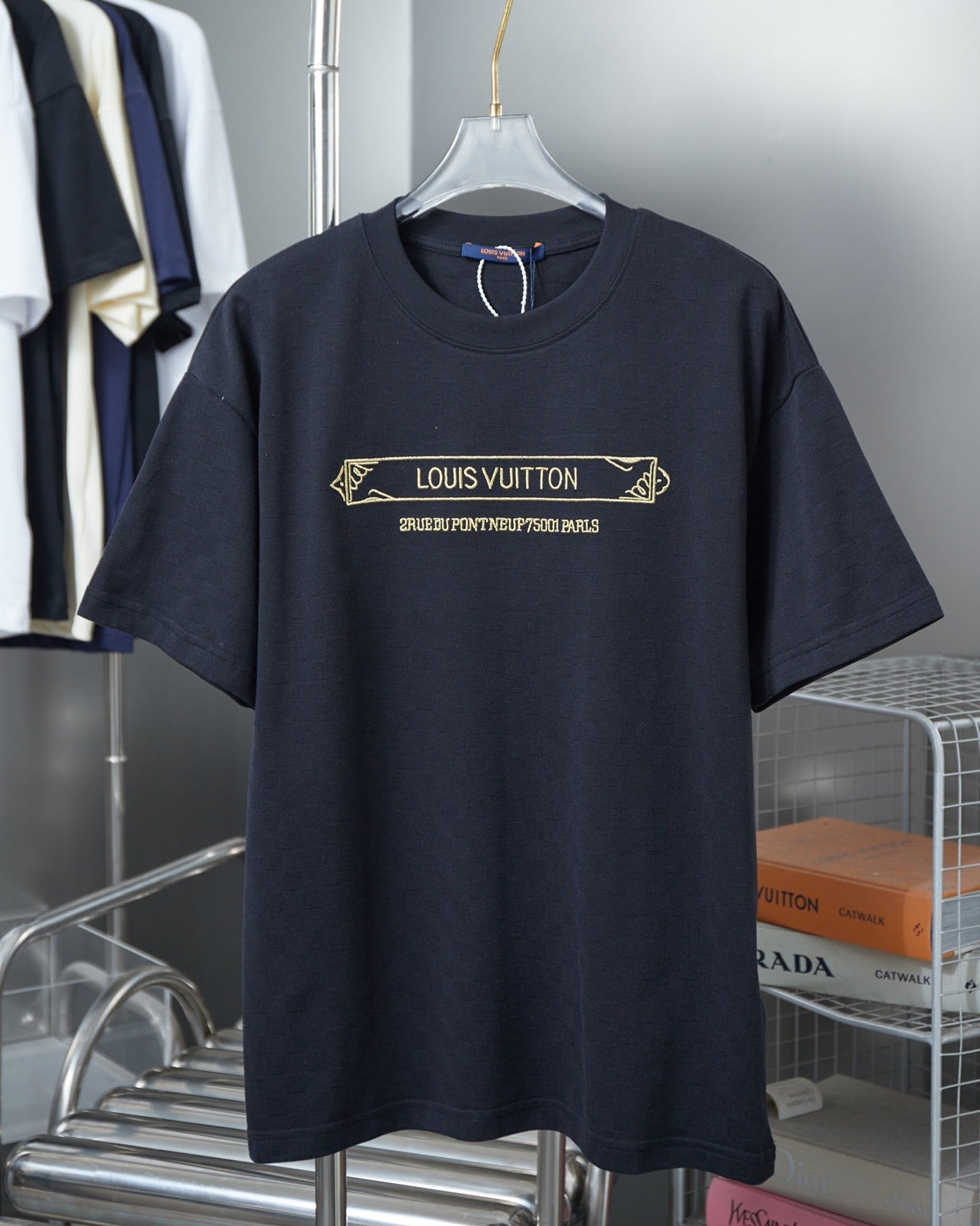 Fashionable Embroidered Gold Label Cotton T-shirt