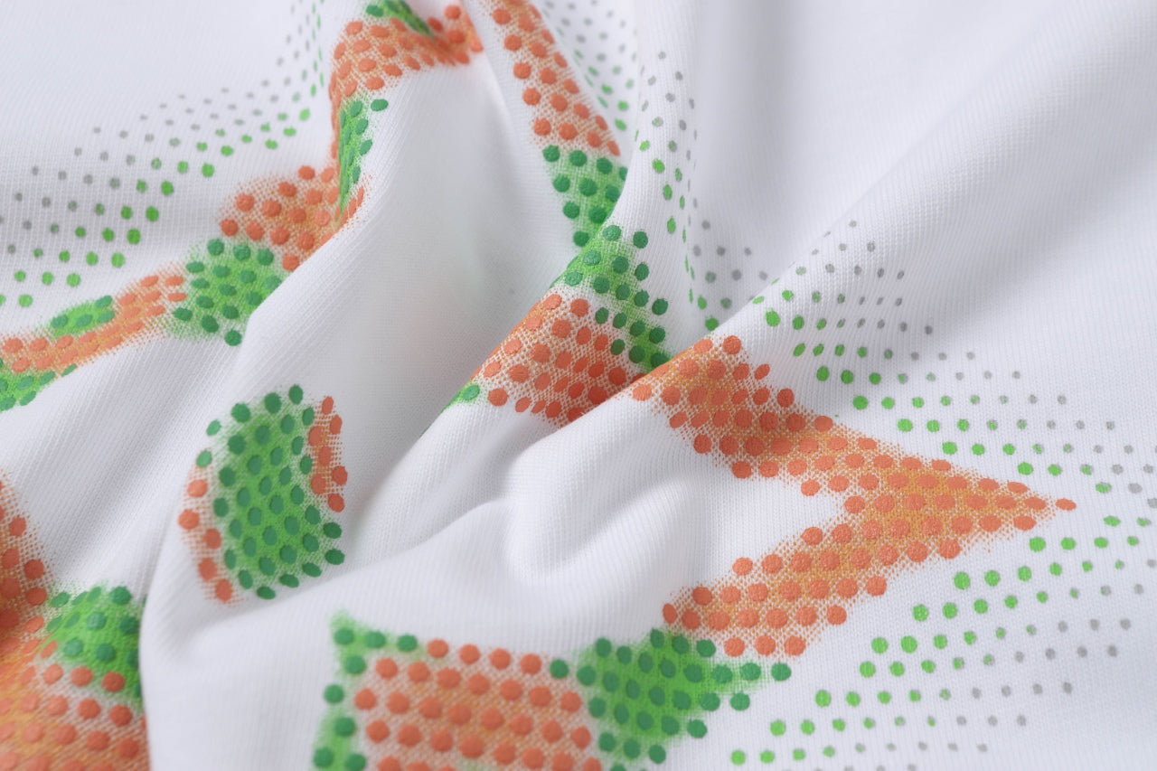 Fashion embroidered T-shirt